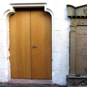 Eingang_Kirche_Neuenburg